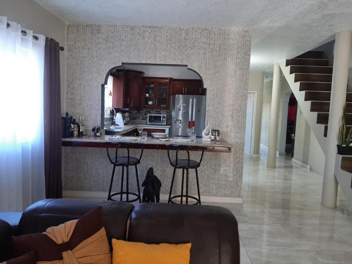 Hill View Vacational Rental Runaway Bay Luaran gambar