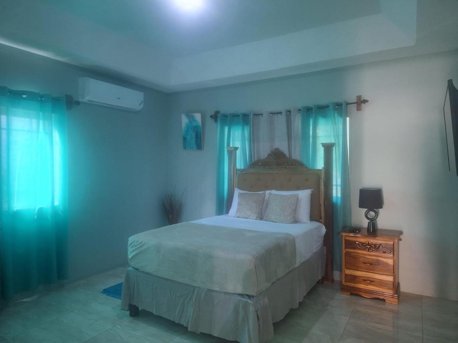 Hill View Vacational Rental Runaway Bay Luaran gambar